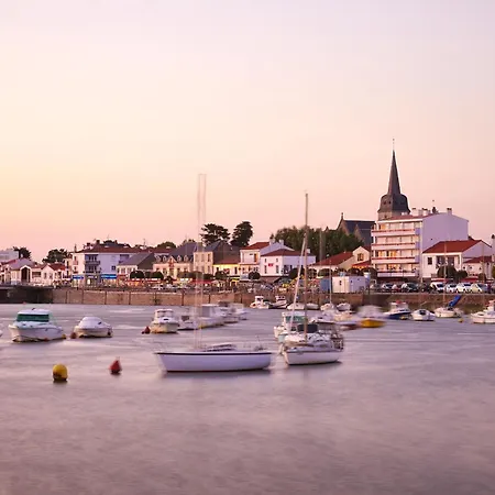 شقة Vue Pour 2 Adultes Et 2 Enfants *